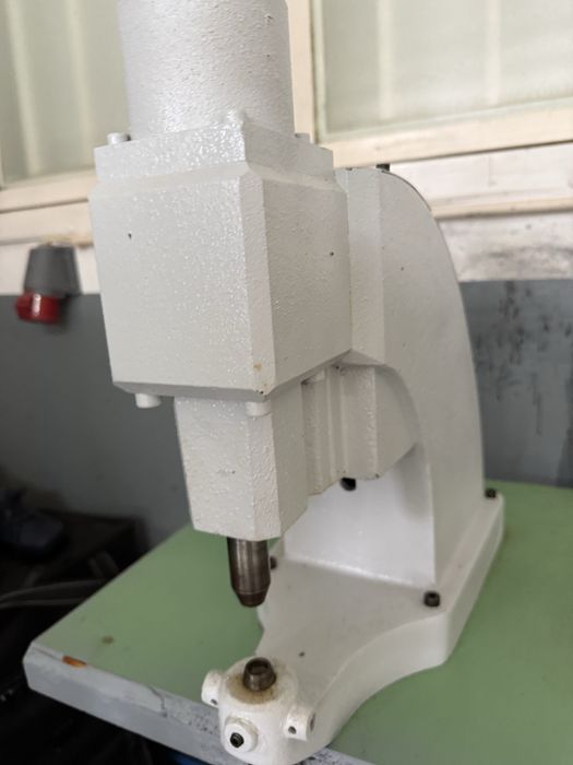 Mq para furar , meter rivets