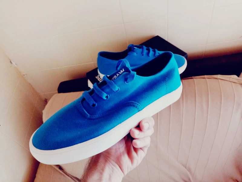 Fantásticas Sapatilhas Azuis Supra novas