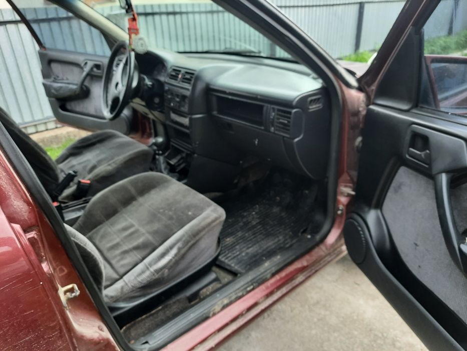 Opel Vectra,  1990; 2,0 бензин