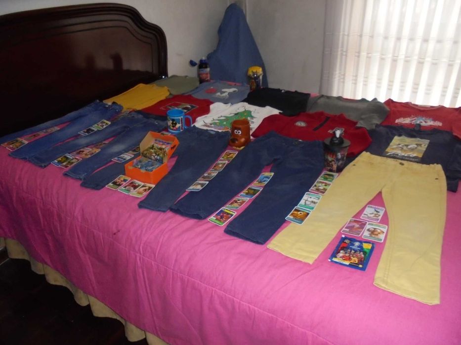 lote de roupa de menino a caneca