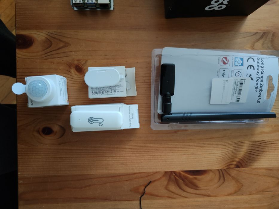 Komputer radxa rock pi 4c+ jak raspberry pi z akcesoriami zigbee