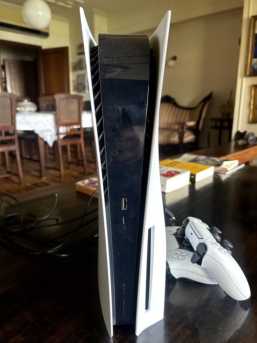PS5 Fat 825GB + 2 Comandos + FIFA 22 + Black Ops 3