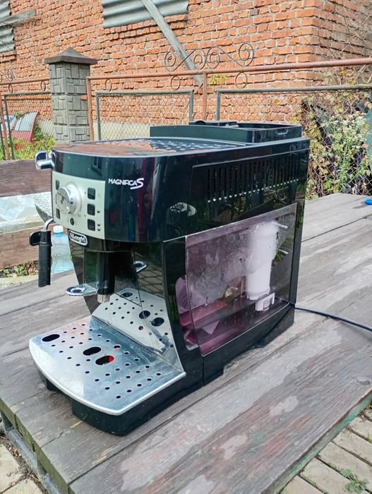 Кавоварка делонгі магніфіка с