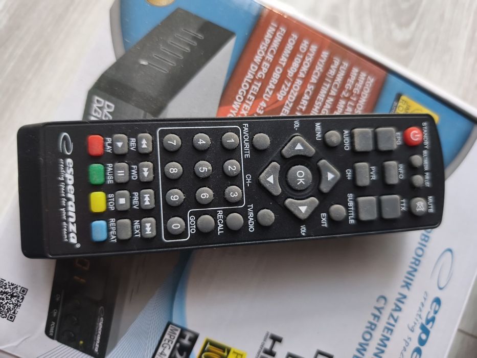 Tuner DVB-T2 + antena tv naziemnej