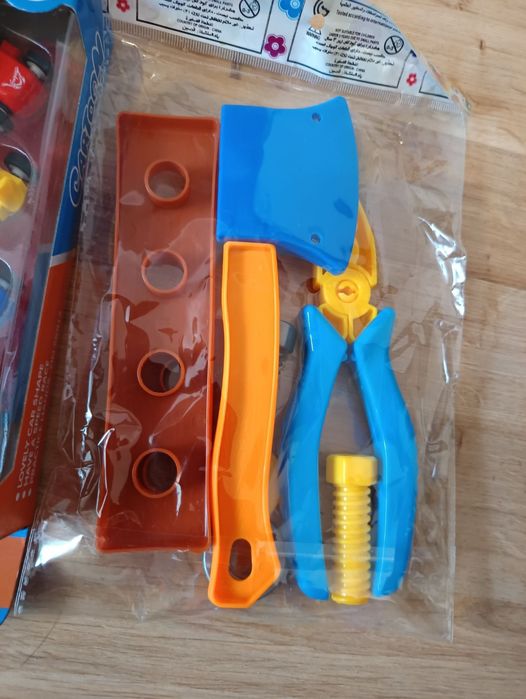 Nr219) zestaw majsterkowicza autka plastikowe