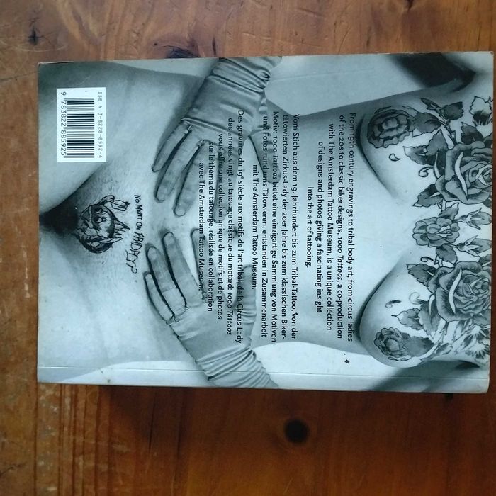 Livro 1000 tattoos true love taschen Queluz E Belas • OLX.pt