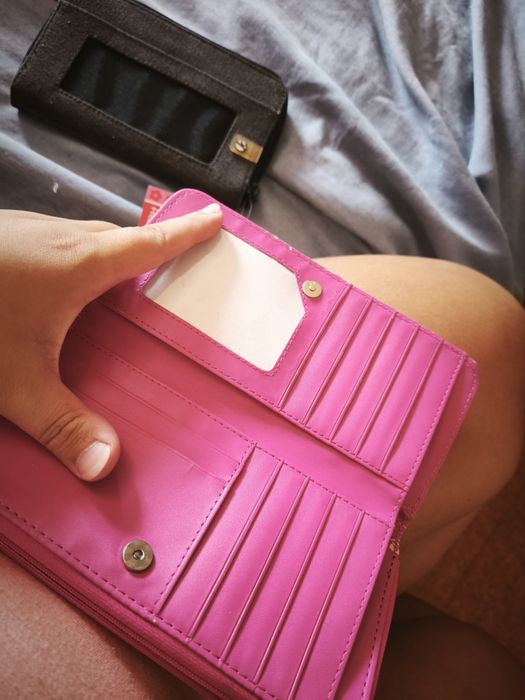 Duas carteiras hello Kitty