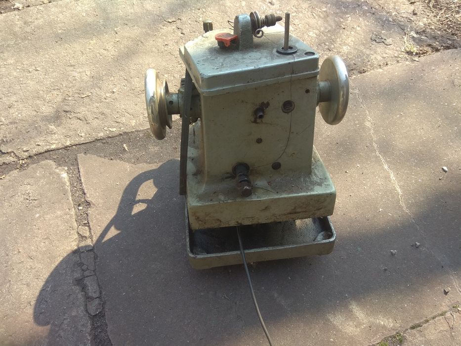 Продам швейную скорняжную машинку класс 10Б.