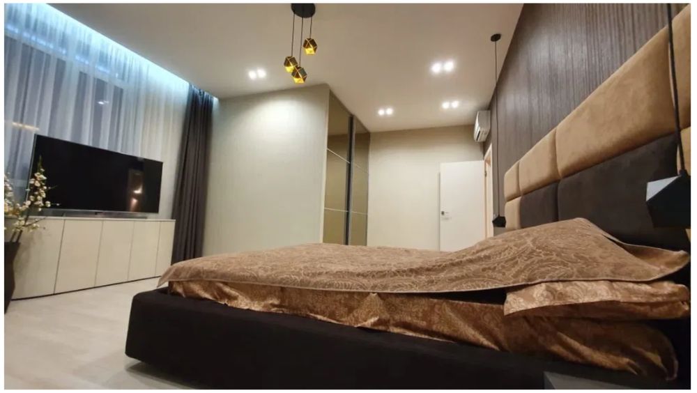 Джакуззи, центр, Мост Сити Люкс класс