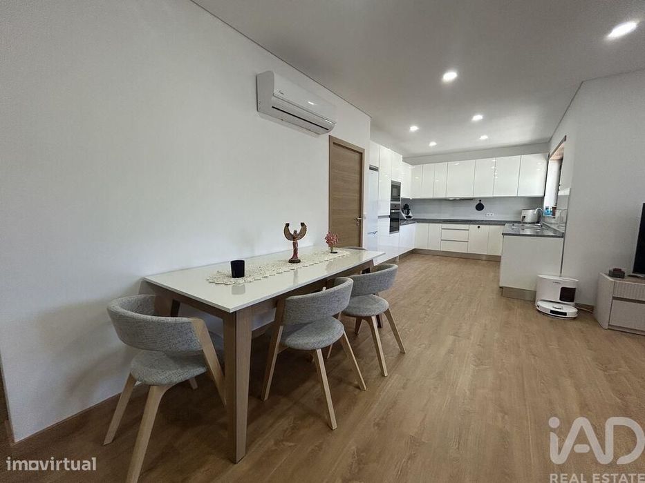 Apartamento T3 em Nelas de 124 m2