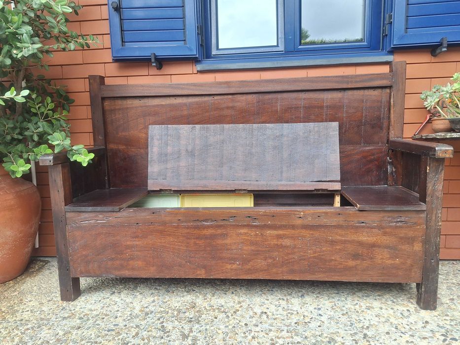 Banco em madeira rustico