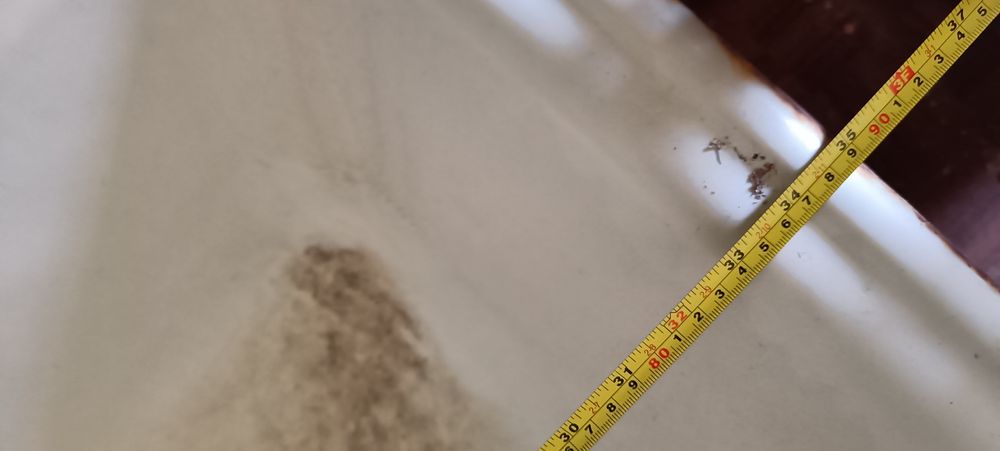 Vendo pequena banheira em ferro fundido com pés