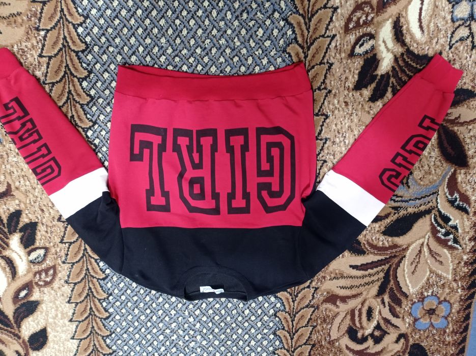 Женская одежда: кофточки  р. 42-44