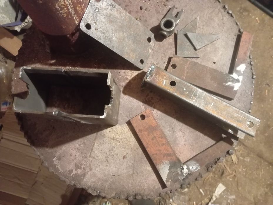 Виготовлення під замовлення на ЮМЗ 6 куліса бокова