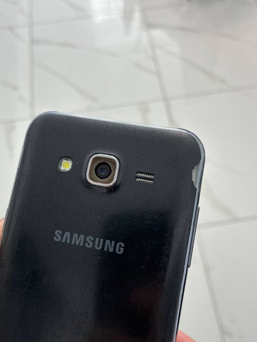 Смартфон Samsung Galaxy J5 SM-J500FN 8GB