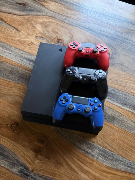 Konsola PlayStation 4