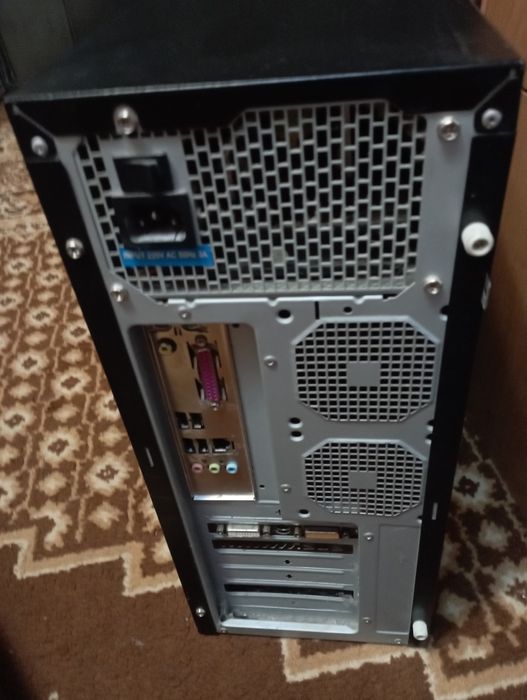 Компьютер и монитор