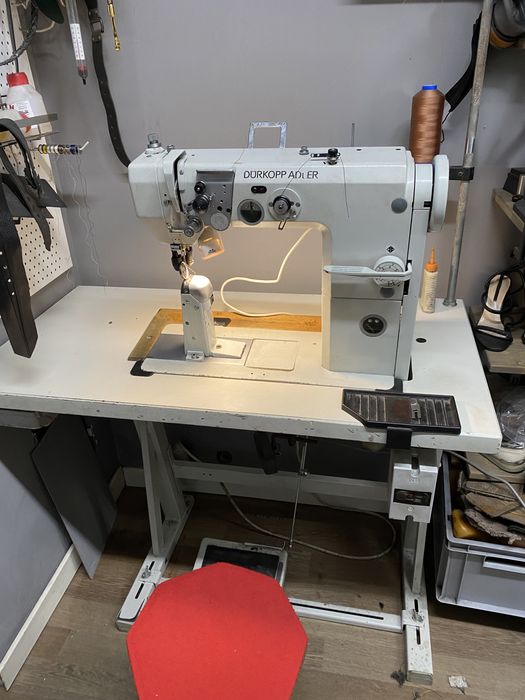 Швейна колонкова машинка для шкіри