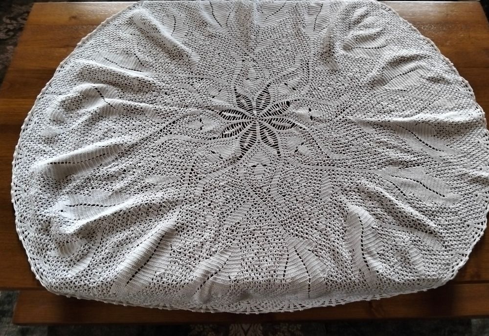 Vendo duas camilhas em crochê