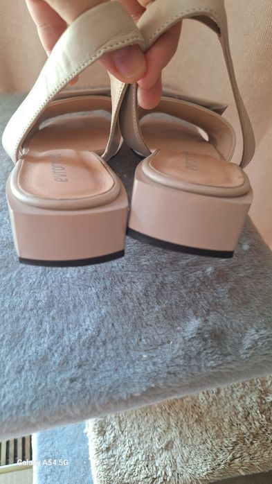 Босоножки кожа 38 р 800гр