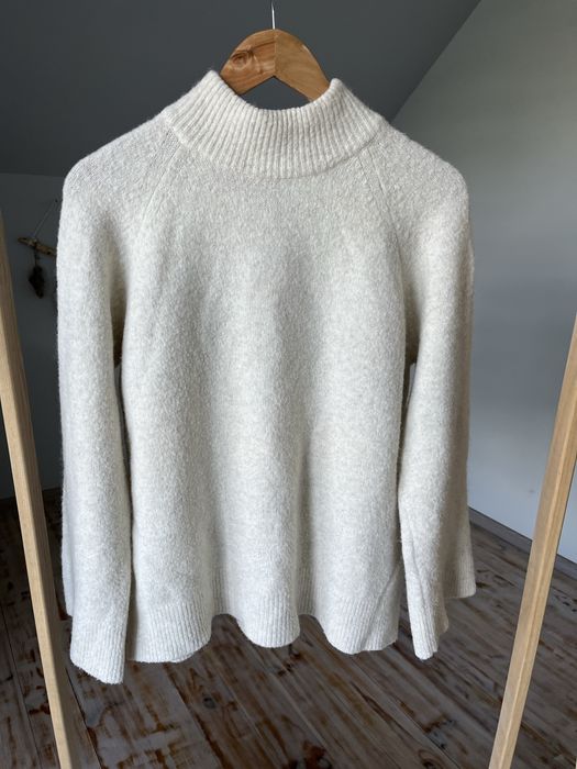 Молочний светр massimo dutti
