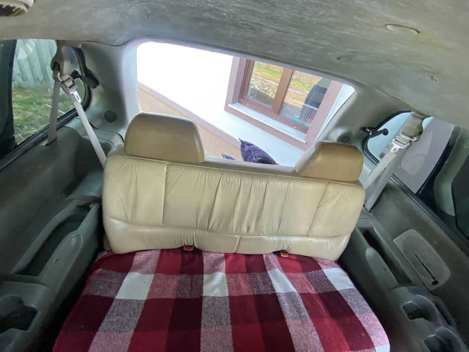 Chrysler town-country