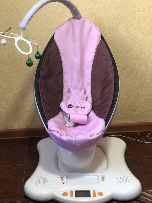 Заколисуючий центр. 4moms mamaroo