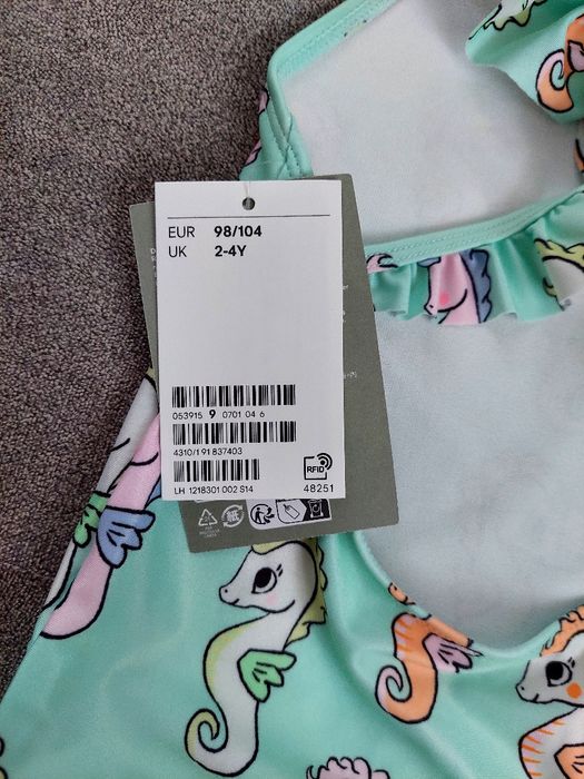 Суцільний купальник для дічинки hm,98/104 р.