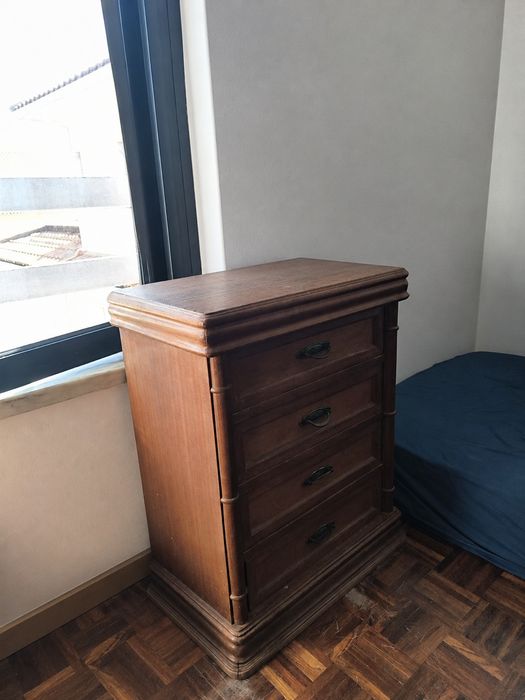 Mesa de cabeceira / Cómoda antiga em madeira