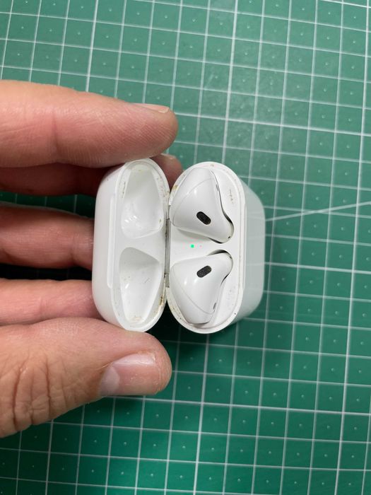 AIRPODS APPLE Version 6A32664752179415427121
