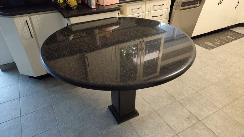 Mesa em Granito preto
