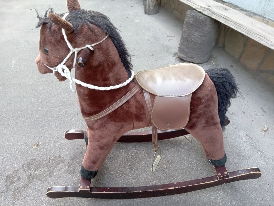 Конь конячка каталка