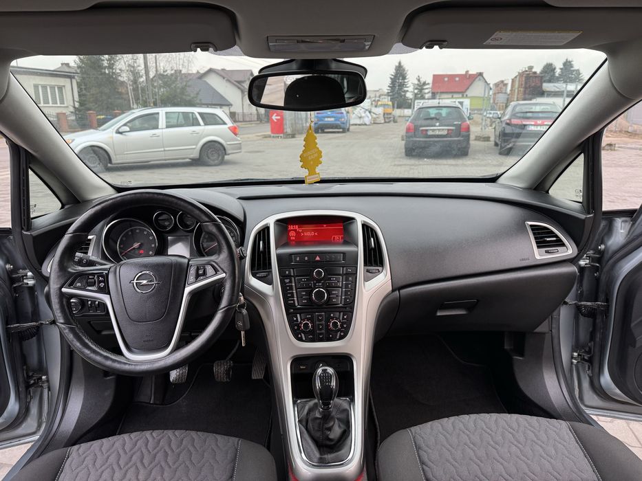 Opel Astra J Kombi  LIFT ! 1.4 Turbo Klima Alu PDC LED ! Serwis!