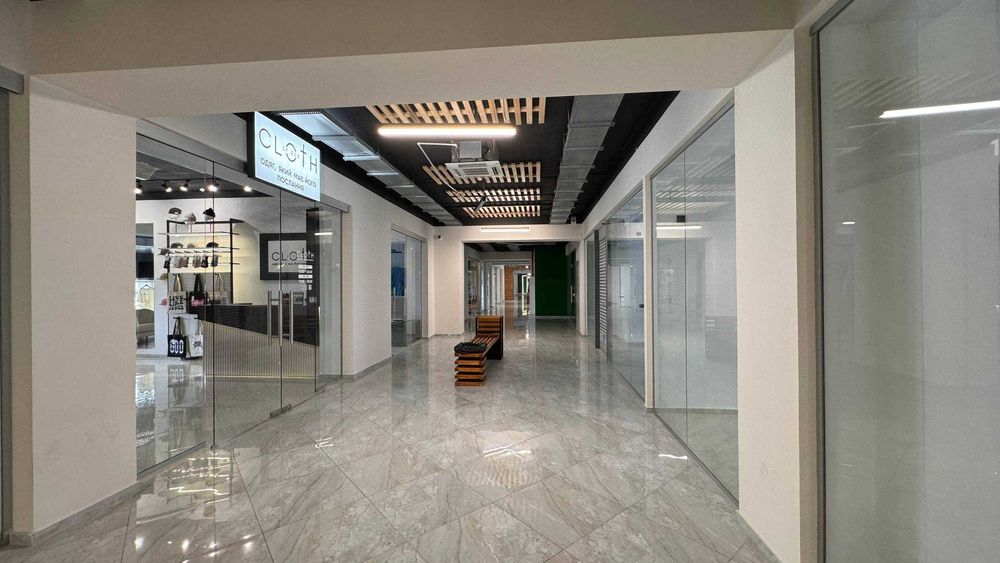 Продаж комерційного приміщення з ремонтом в ТРЦ