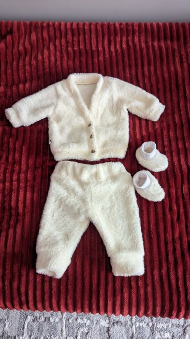 Костюмчик на зиму + подарунок бодік,   весну, хрестини, хрещення 62р.