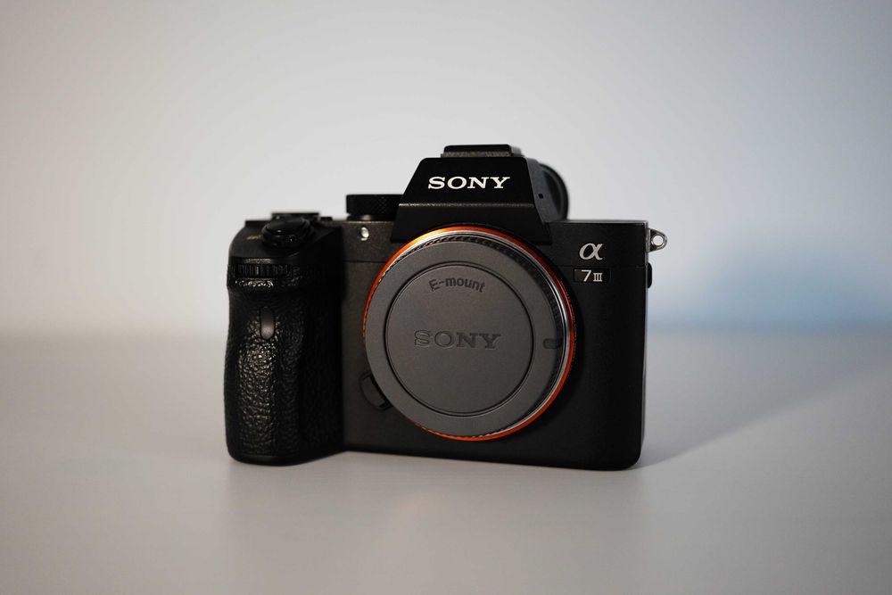 Câmera Sony A7III + Lentes Sony 1.8  e Acessórios