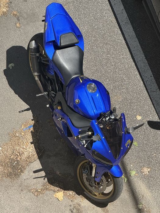 Yamaha R1 de 2000 em estado irrepreensivel