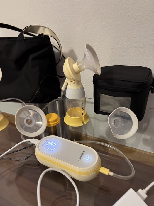 Електричний молоковідсмоктувач MEDELA Freestyle Flex молокоотсос помпа