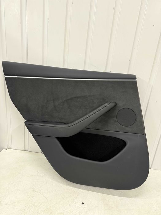 Дверна карта Tesla Model 3 Highland 2024+ обшивка дверей Хайленд