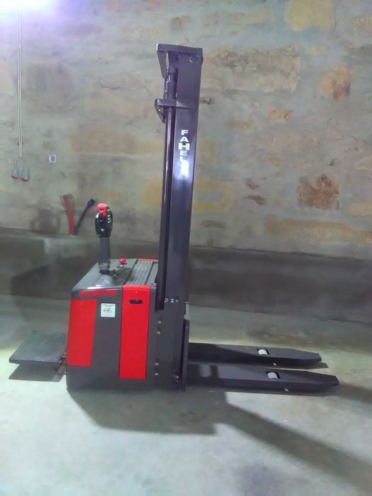 Stacker Eléctrico