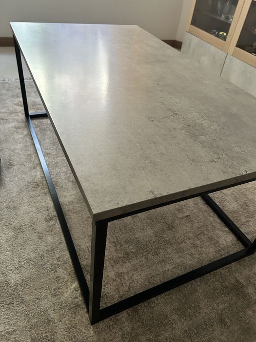 Vendo mesa de centro cinzenta