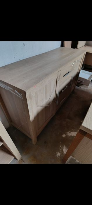 Komoda meble stół