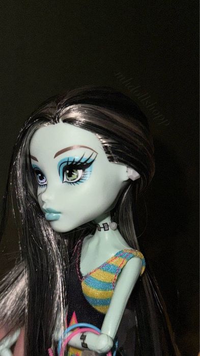 Monster High /Монстер Хай Френкі Штейн Frankie Stein «Gloom Beach»
