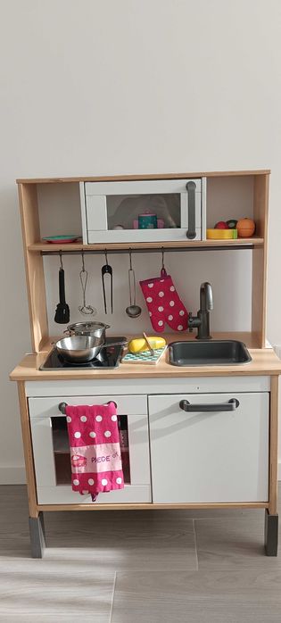 Cozinha IKEA de criança