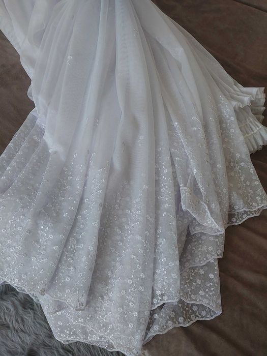 Haftowana biała firana na taśmie na wysokość 265 cm, markizeta, nowa