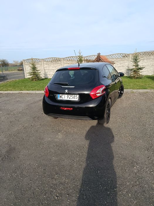 Peugeot 208 Czarny
