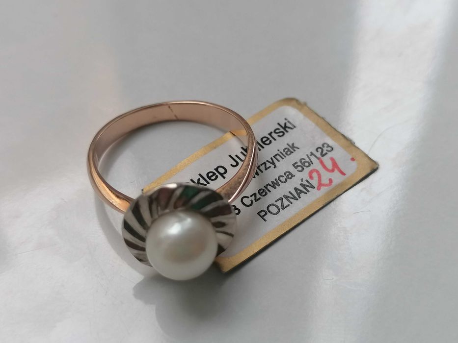 Pierścionek po babci PRL, różowe i białe złoto p. 585,14K