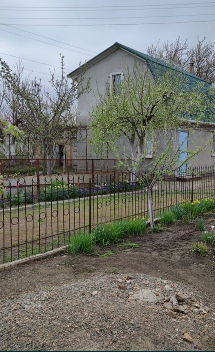 Продається дачний будинок