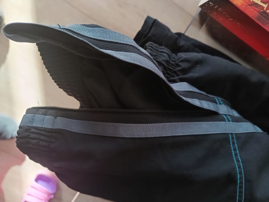 Spodnie sportowe adidas czarno szare 152