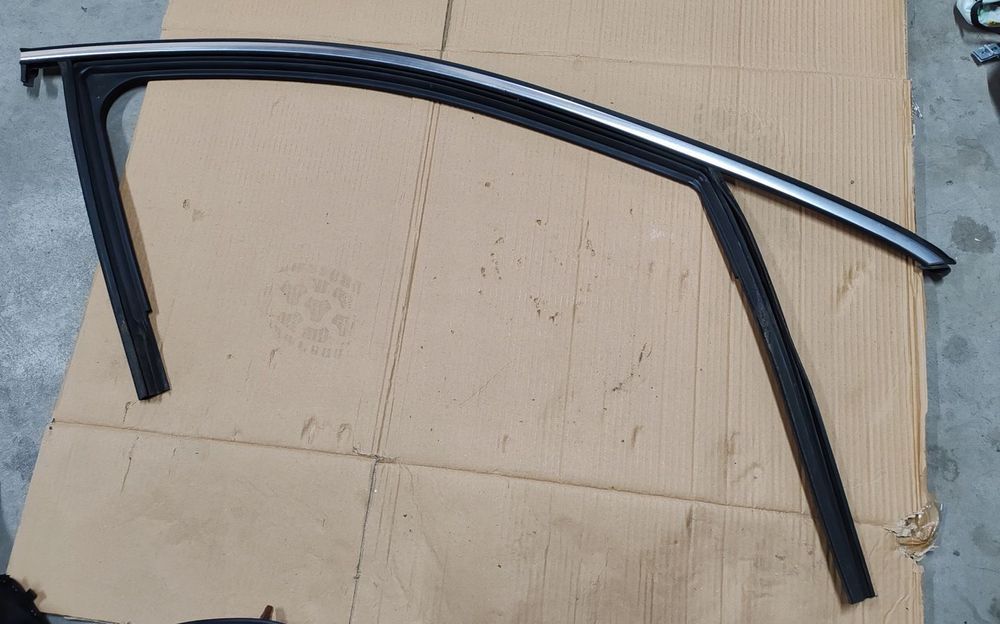 listwa drzwi prawa przód ramka chrom uszczelki infiniti q30 15-20